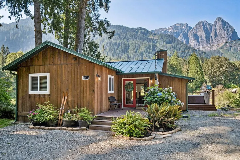 Mt. Index Riverside with hot tub, wifi, grill, fireplace and more! - Image 1