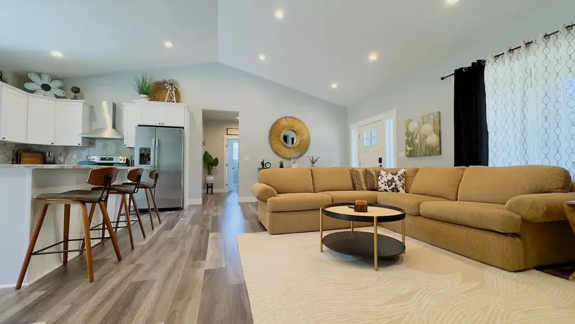 Spacious Modern Home on a Quiet Acre - Image 1