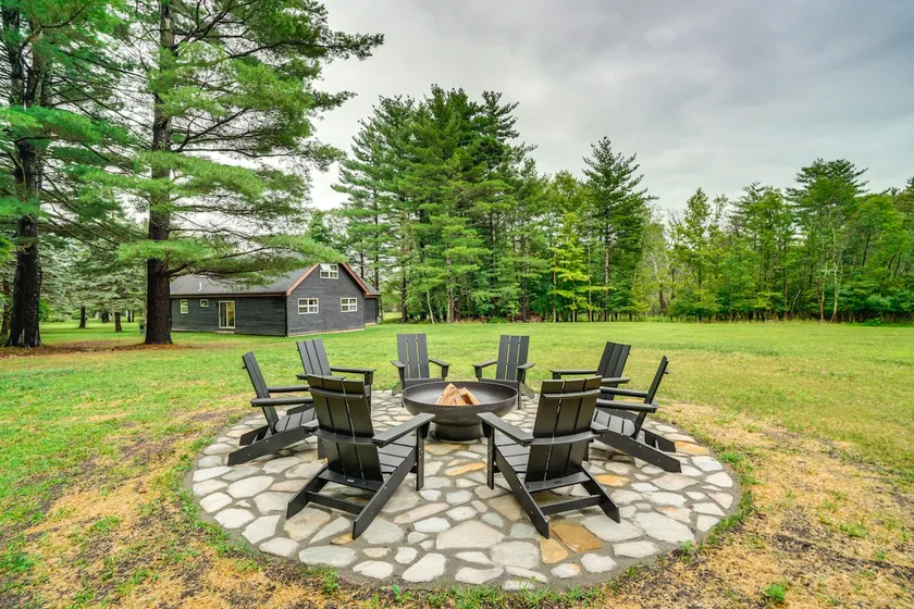 Stylish Catskills Retreat: Year-round Adventure! - Image 1