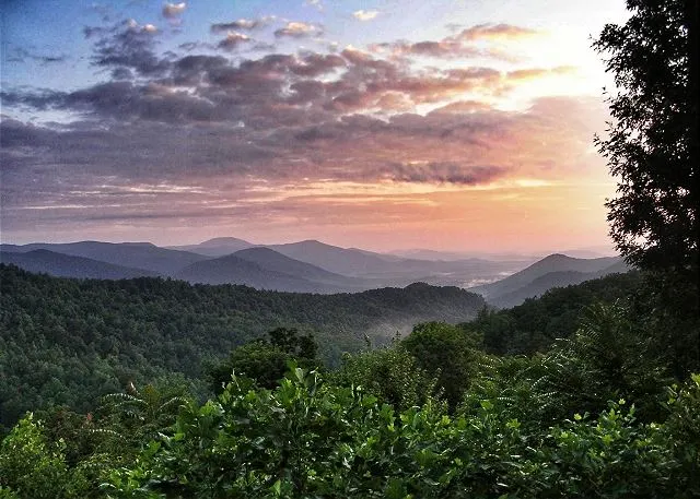 Gorgeous Mountain Views pets welcome - Image 1