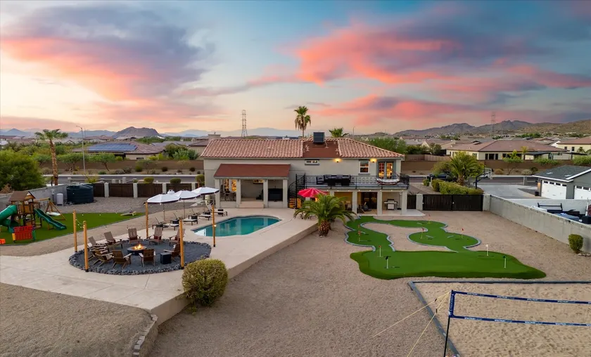 Epic AZ Stay Pickleball Putt Putt Heated Pool - Image 1