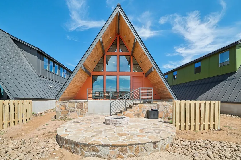 Cabin 48~ Longhorn Themed Getaway near Canyon Lake - Image 1
