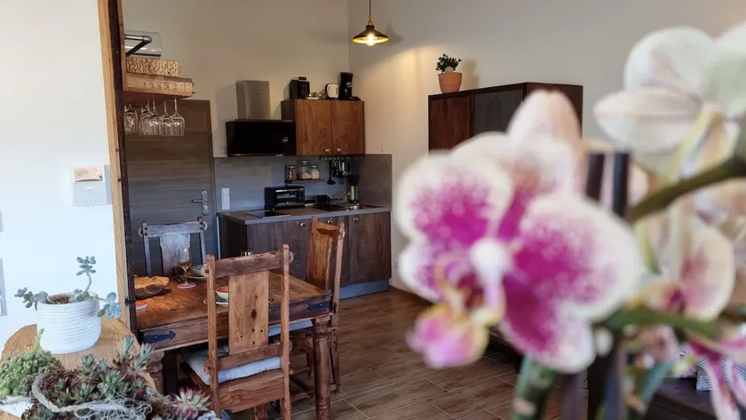 Apartamento 'A' con vistas a la montaña, Wi-Fi y aire acondicionado - Image 1