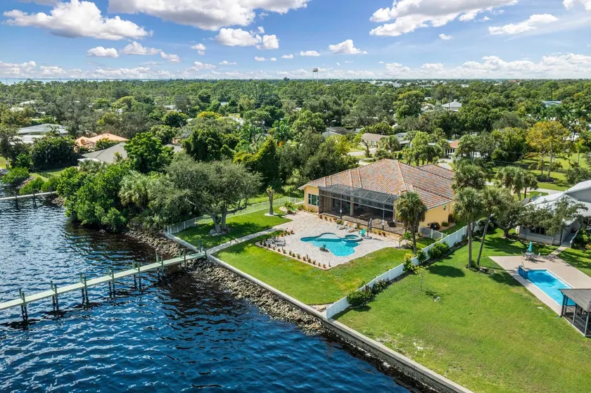 Peace River Waterfront Luxury Living - 5-BD w Pool - Image 1