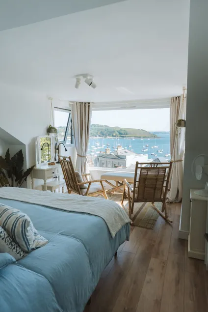 Tide View Townhouse - By Rowes Retreats - Image 1