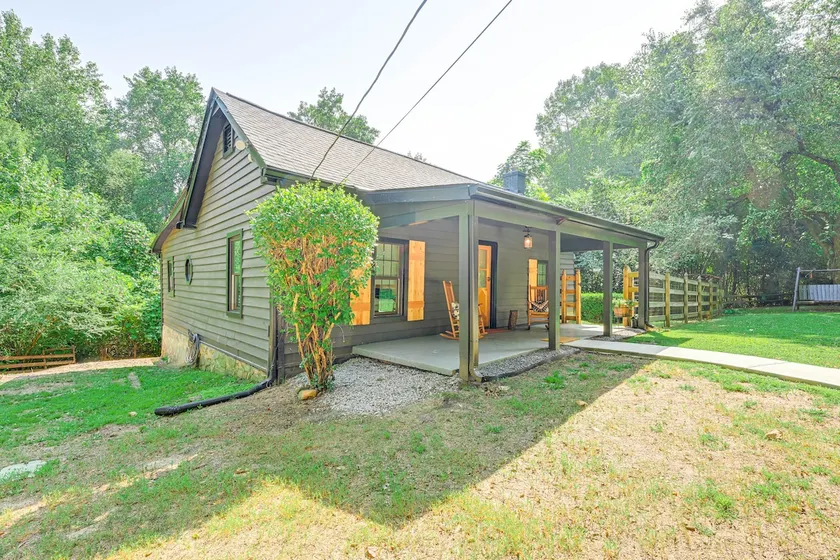 Cabin w/ Fire Pit - 7 Mi to Downtown Carrollton! - Image 1