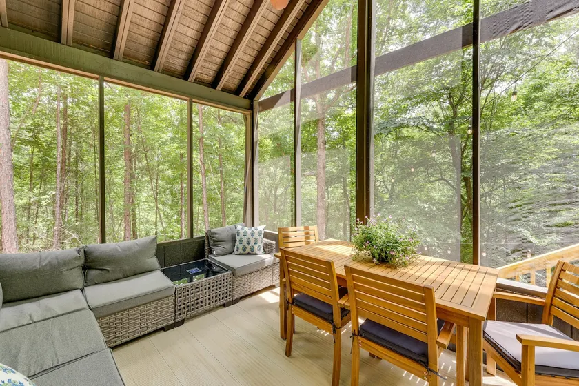 Family-friendly Dadeville Cabin w/ Hot Tub & Porch - Image 1