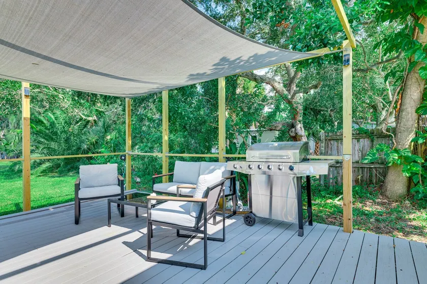 Centrally Located Merritt Island Cottage w/ Deck! - Image 1