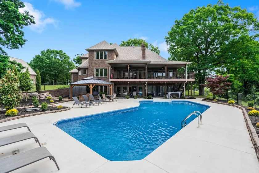 Rolling Hills Family Home - Image 1