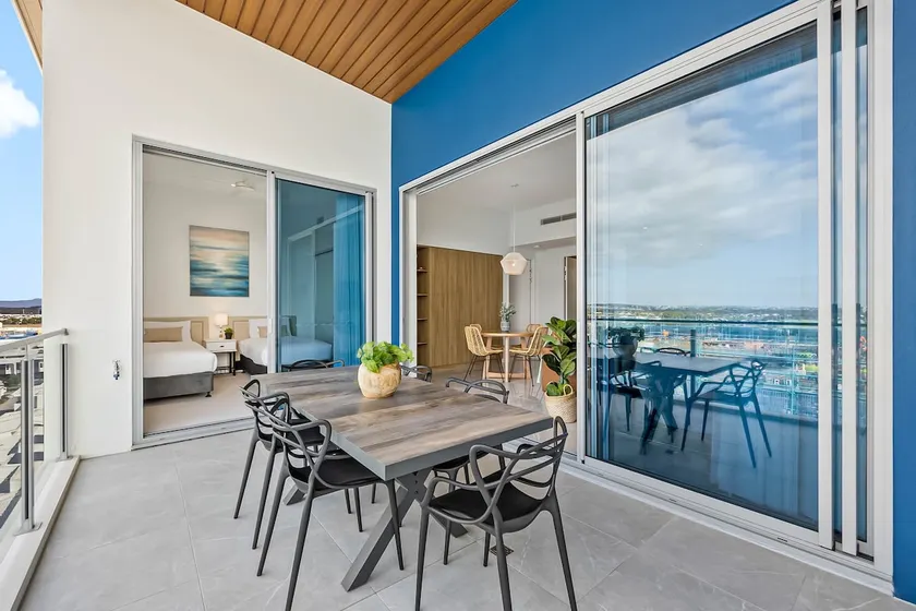 Waterfront 2-Bed Oasis - Pool Steam Jacuzzi Gym - Image 1