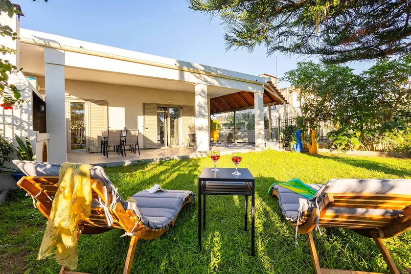 Kalamata Garden Haven - Escape Amidst Greenery - Image 1