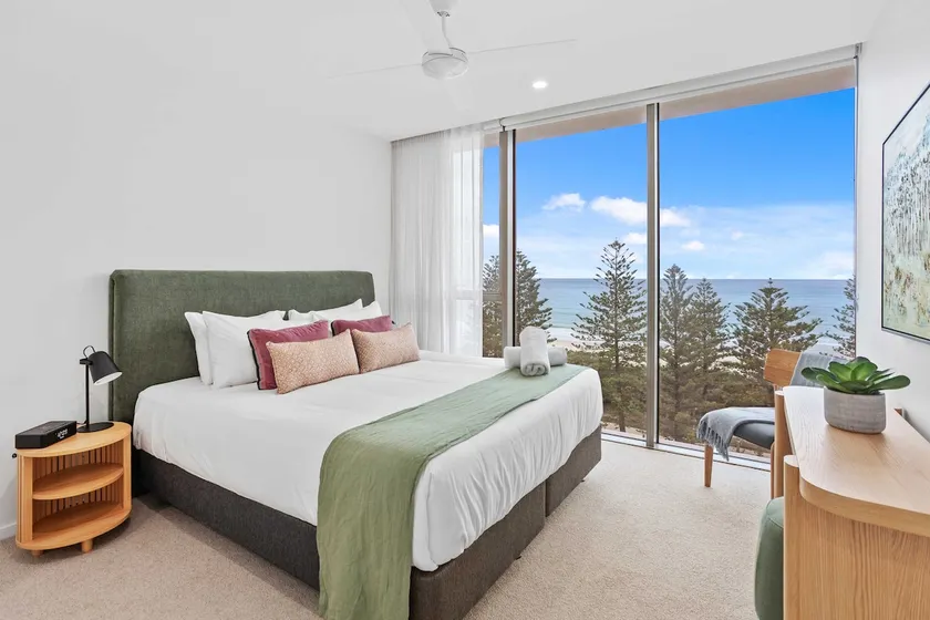 Luxury Ocean View Burleigh Apartment - Image 1