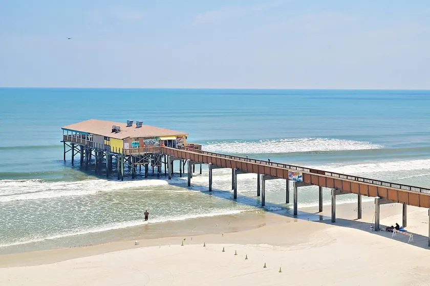 Oceanfront Corner Unit | Balcony | King Bed - Image 1