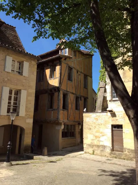 Beautiful medieval townhouse, Bergerac old town - Image 1