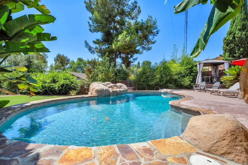 Pool, hot tub, fire pit, and more! Aqua La Vista - Image 1