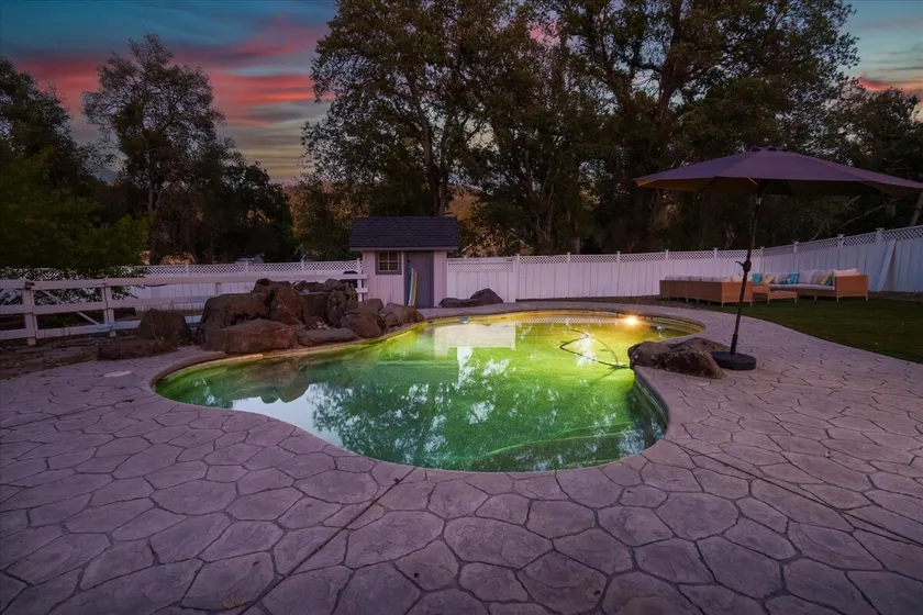 Cedar Creek Lodge w pool/spa/games/sleeps 24! - Image 1