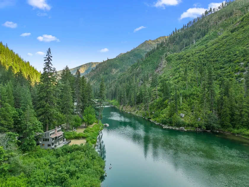 River Chalet - A Riverfront Oasis Awaits! - Image 1
