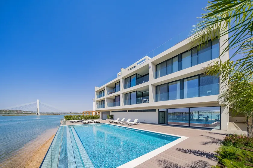 Portimão Ocean Breeze With Pool by Homing - Image 1