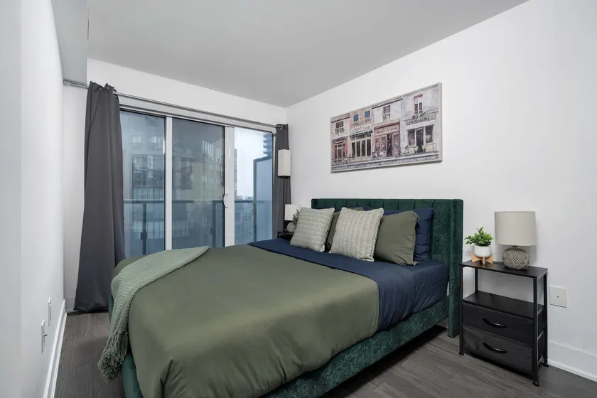 Pleasant 1BR Sofa Bed Close to UofT - Image 1