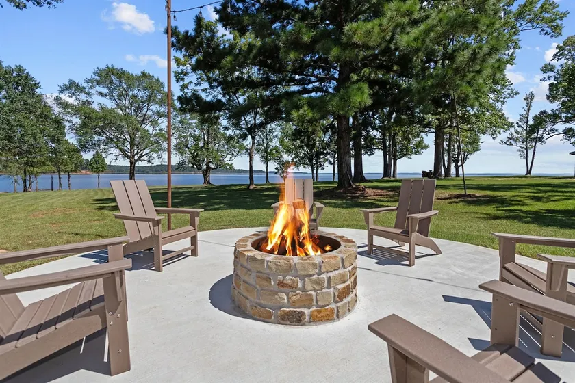 Lakefront King Rooms | Views | Cowboy Pool +Cinema - Image 1