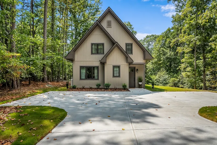 Clemson Cove - Beautiful new construction on outsk - Image 1