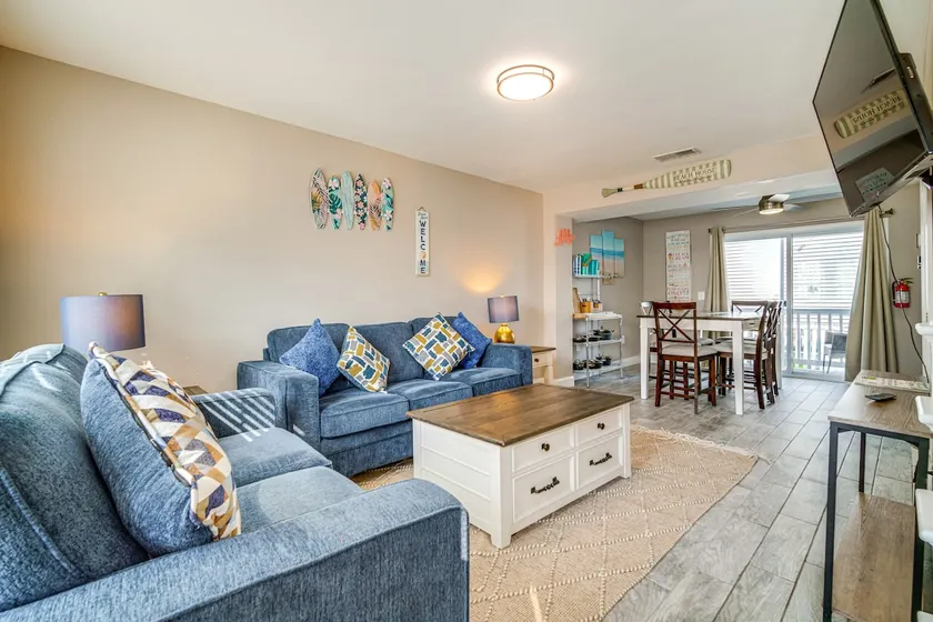 Bright Brigantine Townhome: Steps to Beach Access! - Image 1