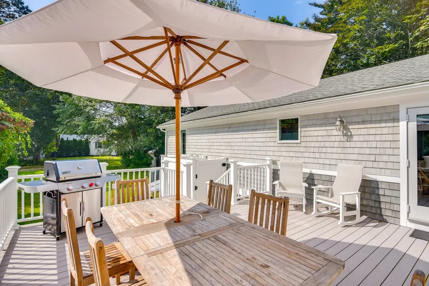Coastal-modern Home < 3 Mi to Charlestown Beach! - Image 1