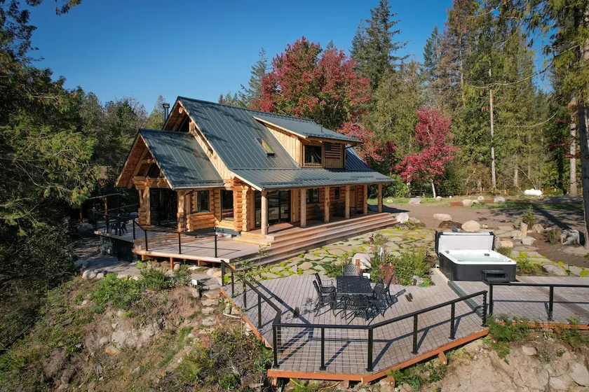 Luxury River Front Log Home,River Access, Hot Tub - Image 1