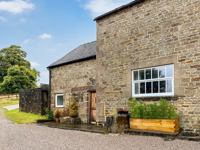 Tawny Barn - Image 1