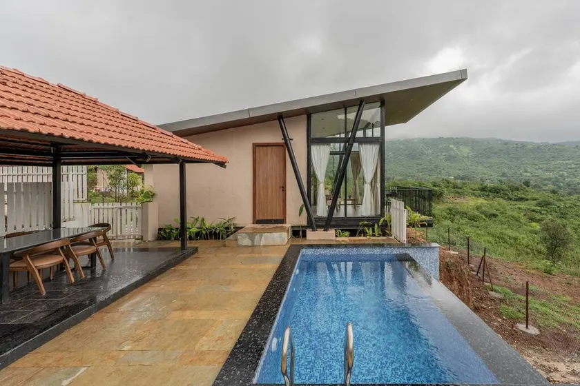 Canopy Cabin with Jacuzzi by Tranquil Stays - Image 1