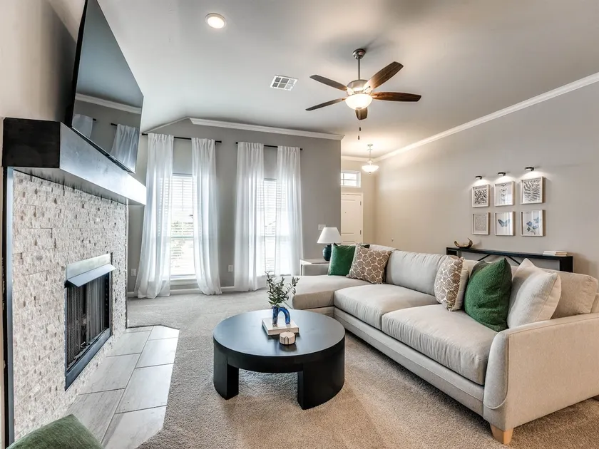 Modern Family Retreat in Midwest City - Image 1