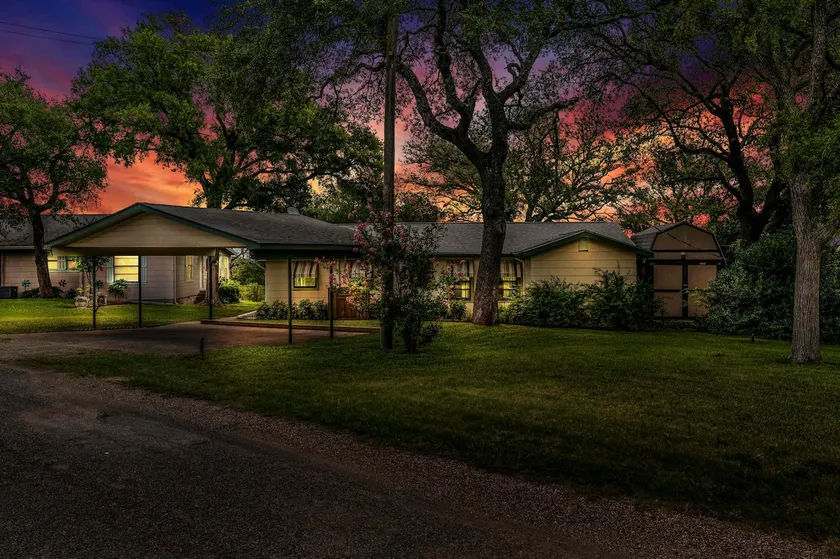 New! Edgewater Retreat Family Gathering Place - Image 1