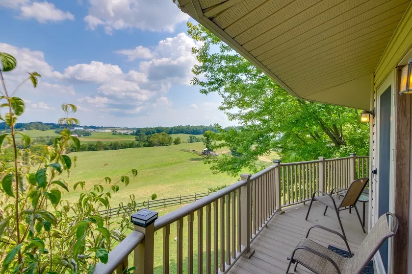 ~ 4 Mi to German Market: Millersburg Retreat - Image 1