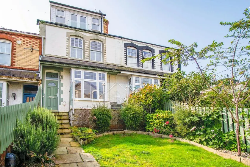3 Bed in Mumbles oc-hh19 - Image 1