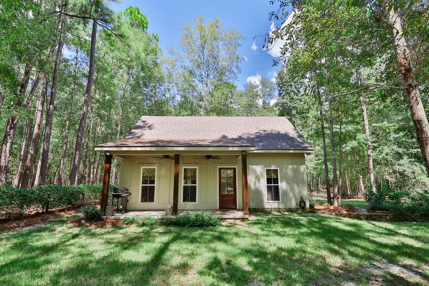 The Camellia Cottage - private family space - Image 1