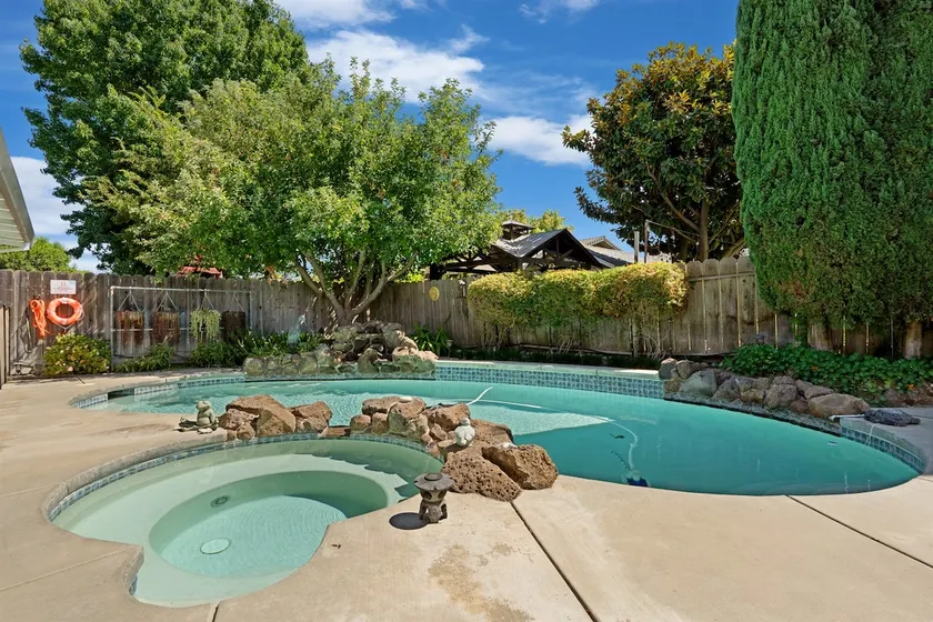Port Place | Pool & Hot Tub | Close to Everything! - Image 1