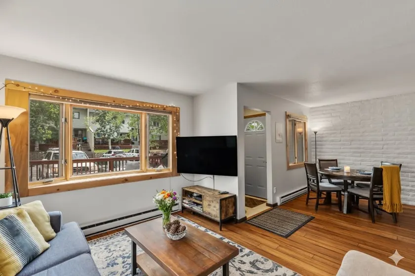 Relaxing, Modern 2BR Condo W/Spa 1070 - Image 1