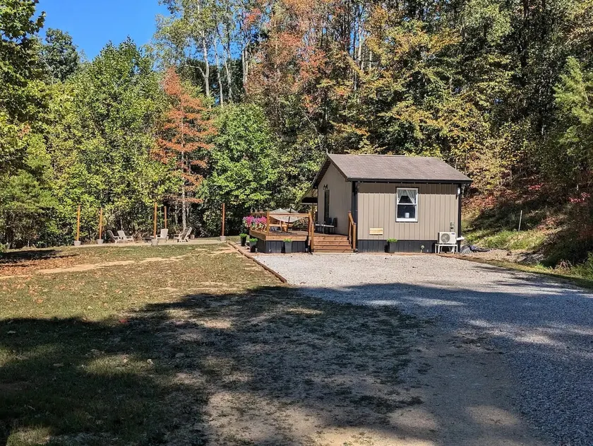 The Hunters Woods Cottage - Image 1