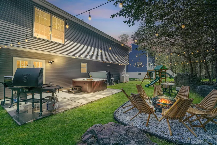 Lux Poconos 5 br | Hot Tub | Game Rm | Fire Pit - Image 1