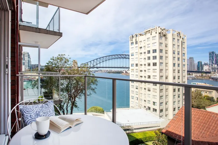 Harbour the Sun, McMahons Point Isyd - Image 1