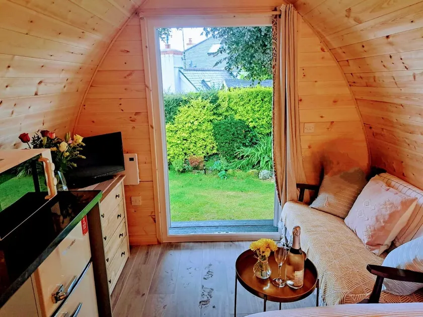 Beautiful and Cosy Garden Pod Saintives - Image 1