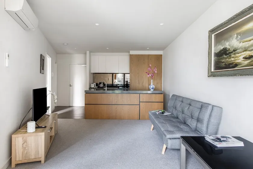 Lucia - Modern Living in Central South Yarra - Image 1