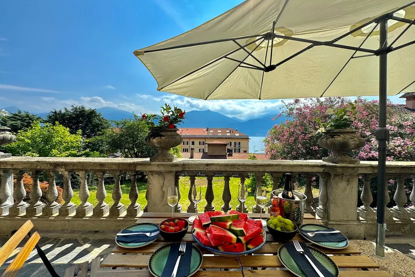 Menaggio Floral Garden - Image 1
