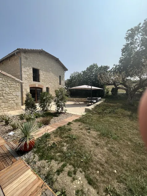 Charming studio cottage with terrace and pool - Image 1