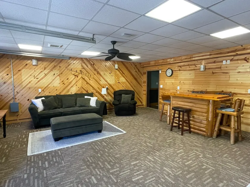 ”Bert Cave” Lake Side Cabin - Hovde Resort - Image 1