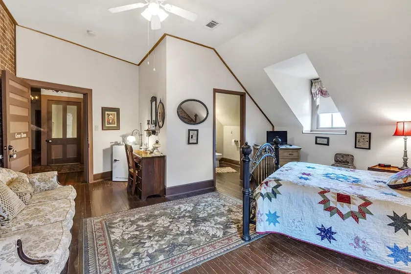 Greer Room at Main Street Bed & Breakfast - Image 1