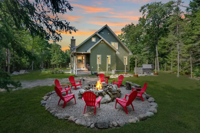 Mitten Pines Cabin Hot Tub Fire Pit - Image 1