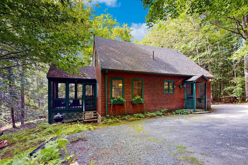 Picturesque Squam Lake House: beach/dock access - Image 1