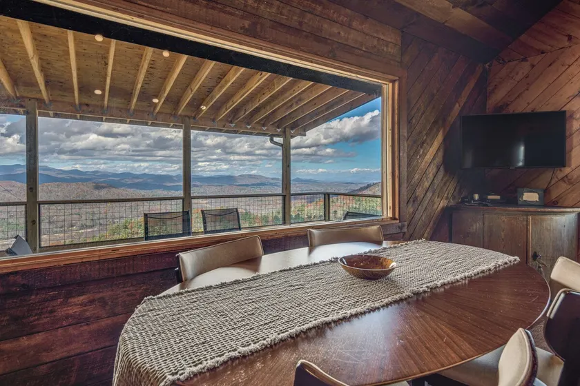 Dreamy Penrose Cabin w/ Panoramic Mountain Views - Image 1