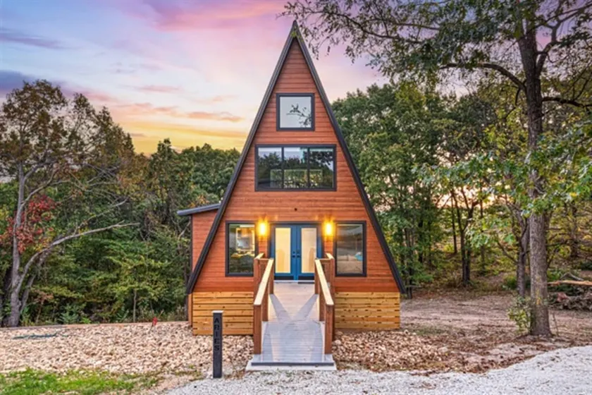 Adults-Only Luxury Cabin w/ Steam Shower + HotTub - Image 1